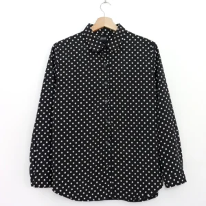 Blusa negra lunares